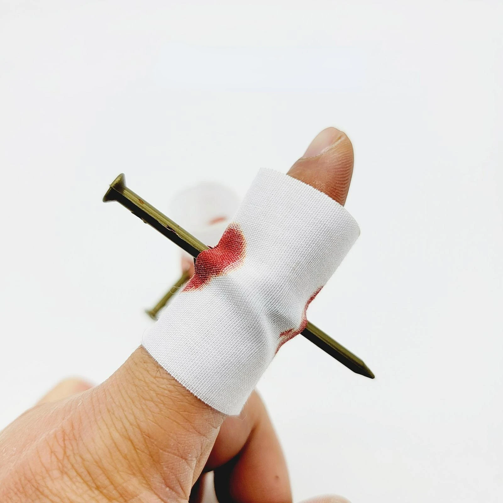 

New Magic Trick Props Close Up Vanish Appearing Plastic Finger Thumb Tip + Red Silk Stage Show Props Rubber Prank Toy Tool Gifts