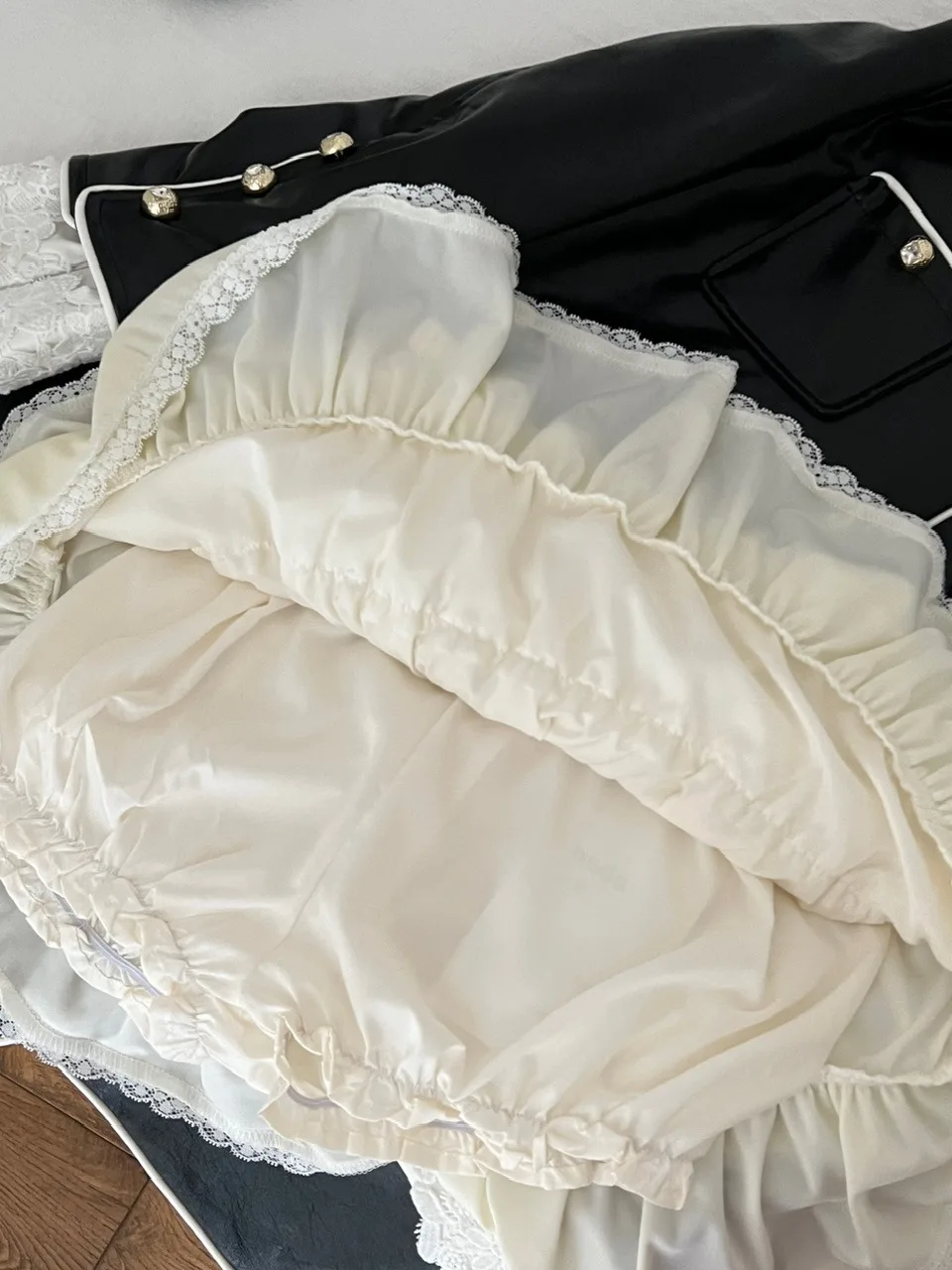 Conjunto de dos piezas de falda y falda de cuero con cuello de encaje de cintura alta, traje de mujer Faionable de longitud dulce Sle ort