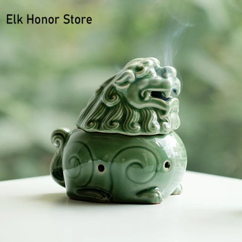 Retro Yue Kiln Celadon Incense Holder Creative Lion Dargon Stand for Incense Household Smell Distributor Aromatherapy Furnace