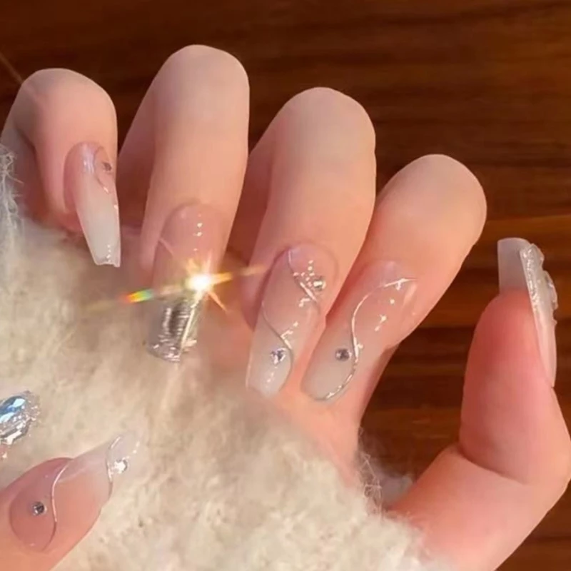 24 piezas Press On Nails diseño remolino con perlas juego uñas postizas para mujeres