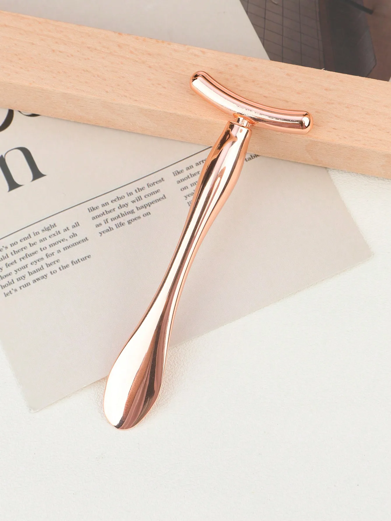 1 Pcs Metal T‑shape Eye Cream Massager Wand Rose Gold Facial Spatula Anti‑Aging Skin Care Cosmetic Applicator Tool