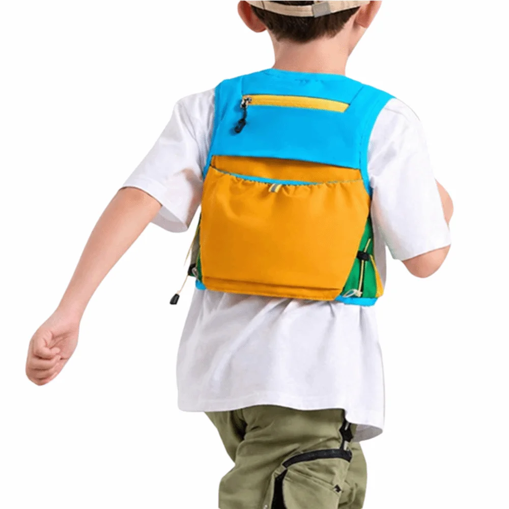 Stretch Fabric Hydration Vest 6L Capacity Adjustable Straps Hydration Backpack Multiple Pockets Reflective Details