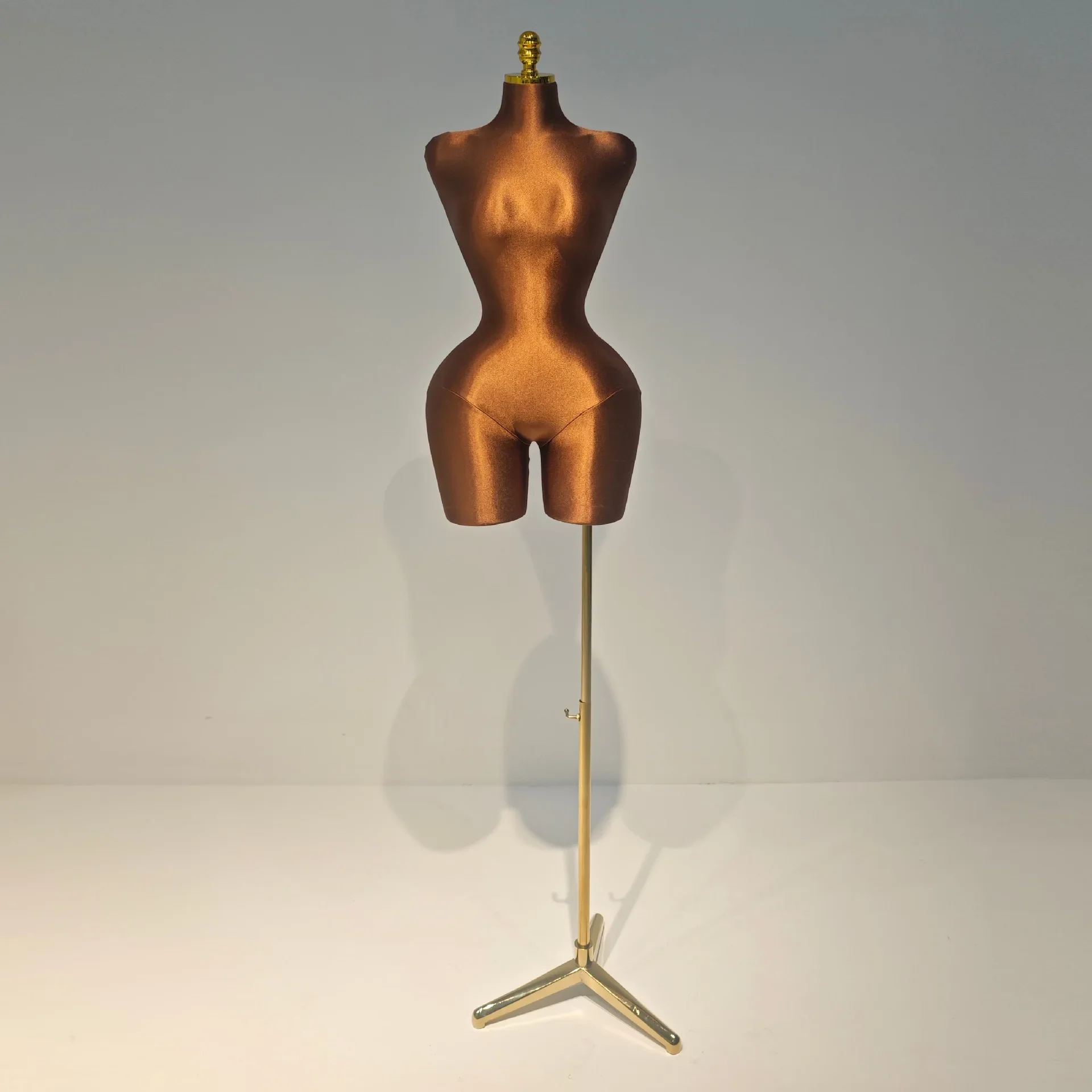 European and American clothing stores model props women's clothing large size full body big breasts big buttocks display stand