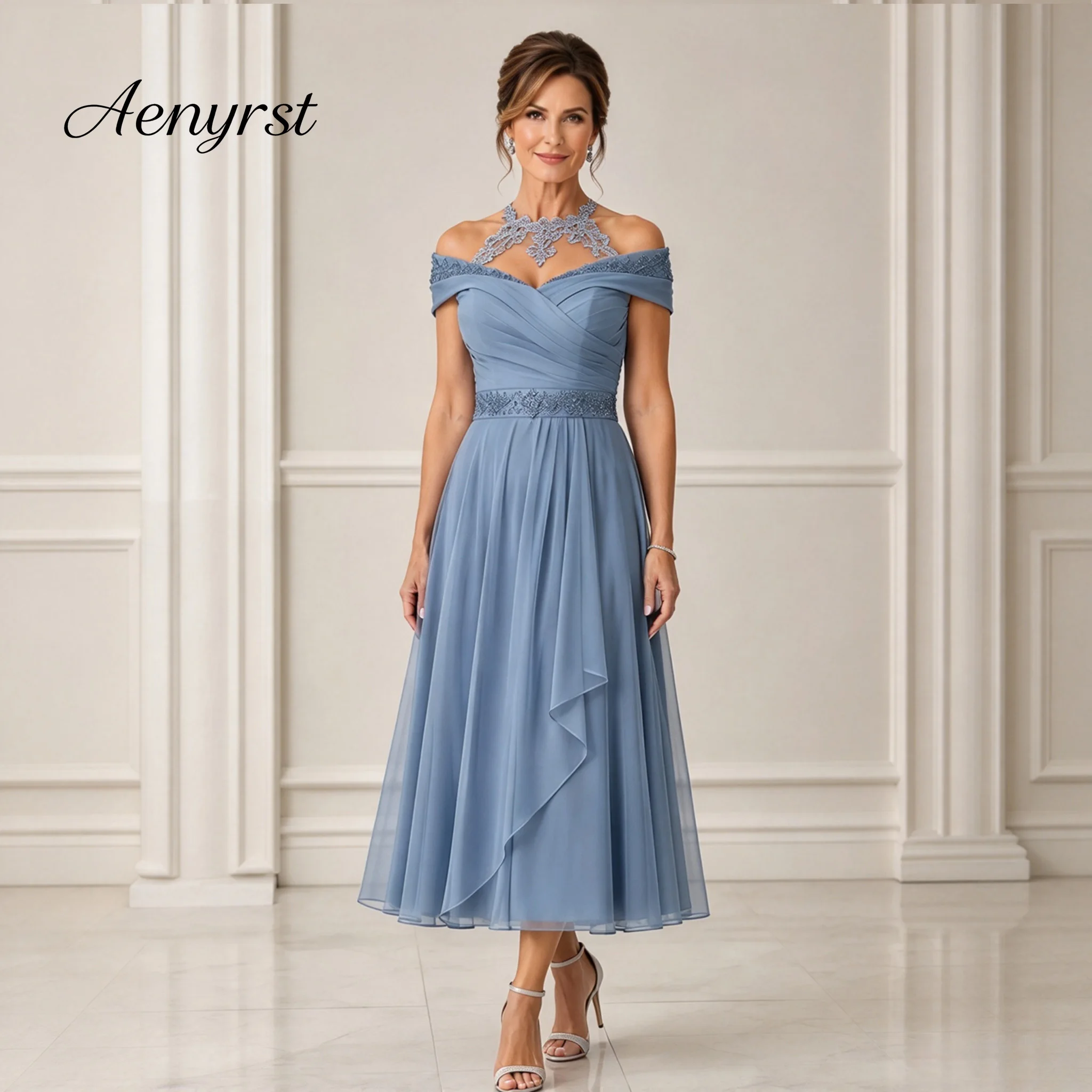 Vestido de gala formal para la madre del novio, de gasa azul empolvado, con diseño de hombros descubiertos, cintura de encaje y largo hasta la rodilla, corte en línea A, ideal para bodas.