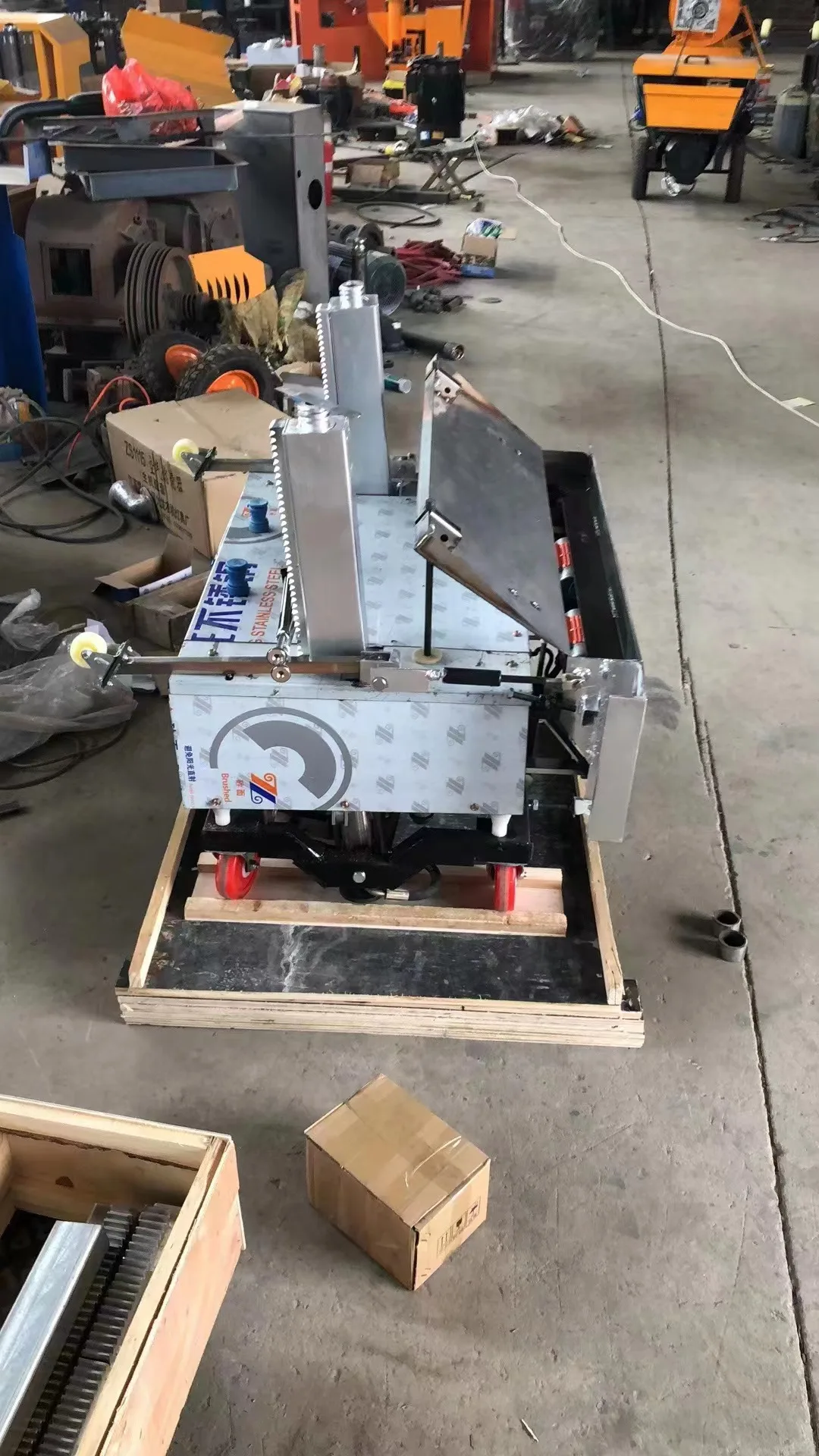 آلة الجص على الحائط آلة تجصيص الجدران آلة تجصيص الأسمنت Rob ot آلة تقديم السيارات