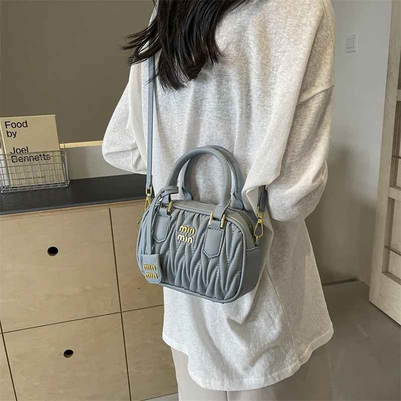 Silver Bag Women\'s 2024 New Niche Design One-Shoulder Crossbody Bag High-end Hand-Pleated Small Square Bag