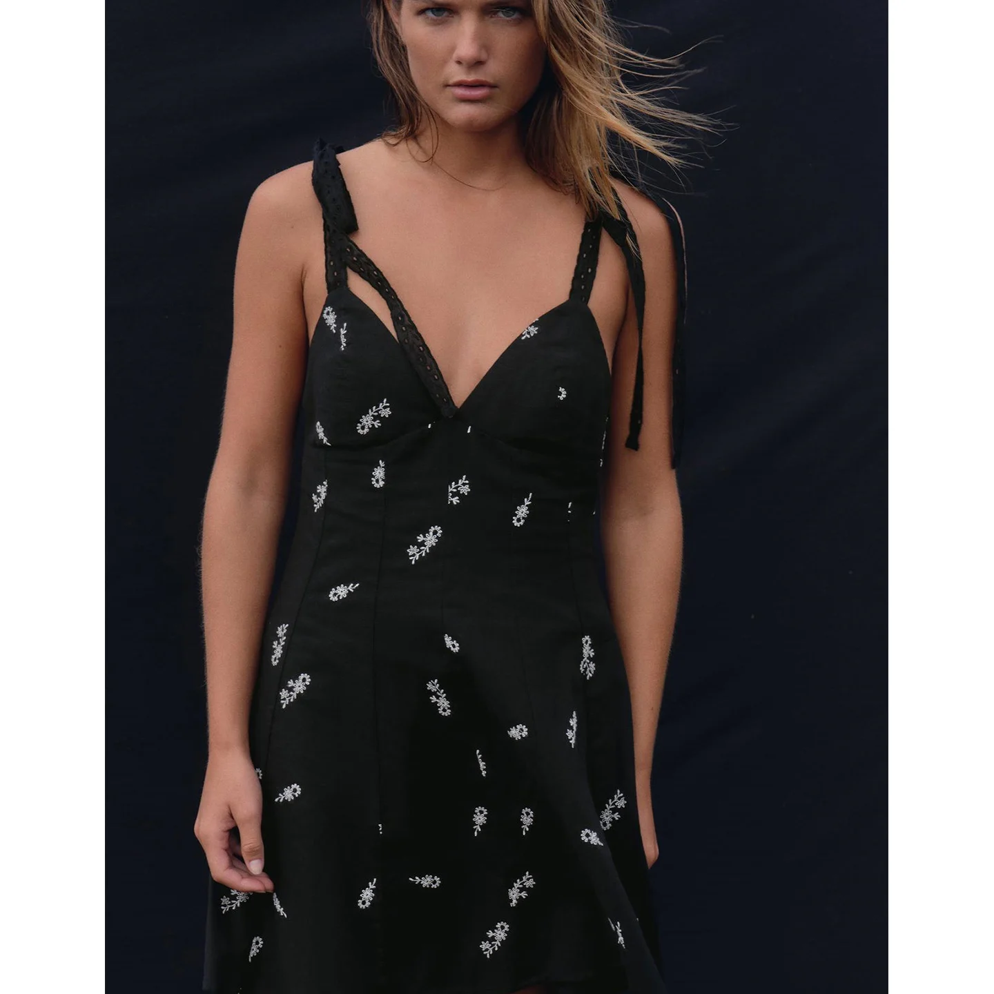 Été femmes ort Dr noeud décor v-ne mixte fleur broderie sangle taille haute a-ligne jupe trajet Sle