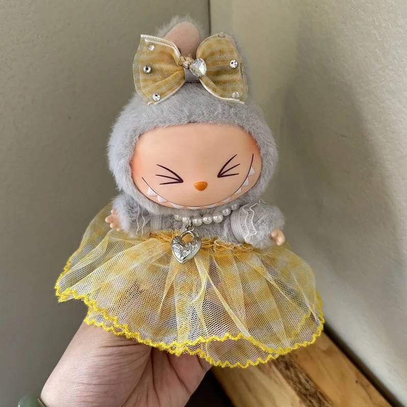 ل 17 سنتيمتر Labubu الملابس الملونة منقوشة تنورة الفينيل دمية فستان شاش الملابس هدايا الحفلات