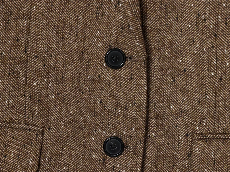 ملابس نسائية جديدة لخريف وشتاء 2025، سترة متعرجة مختلطة بسيطة وعصرية.