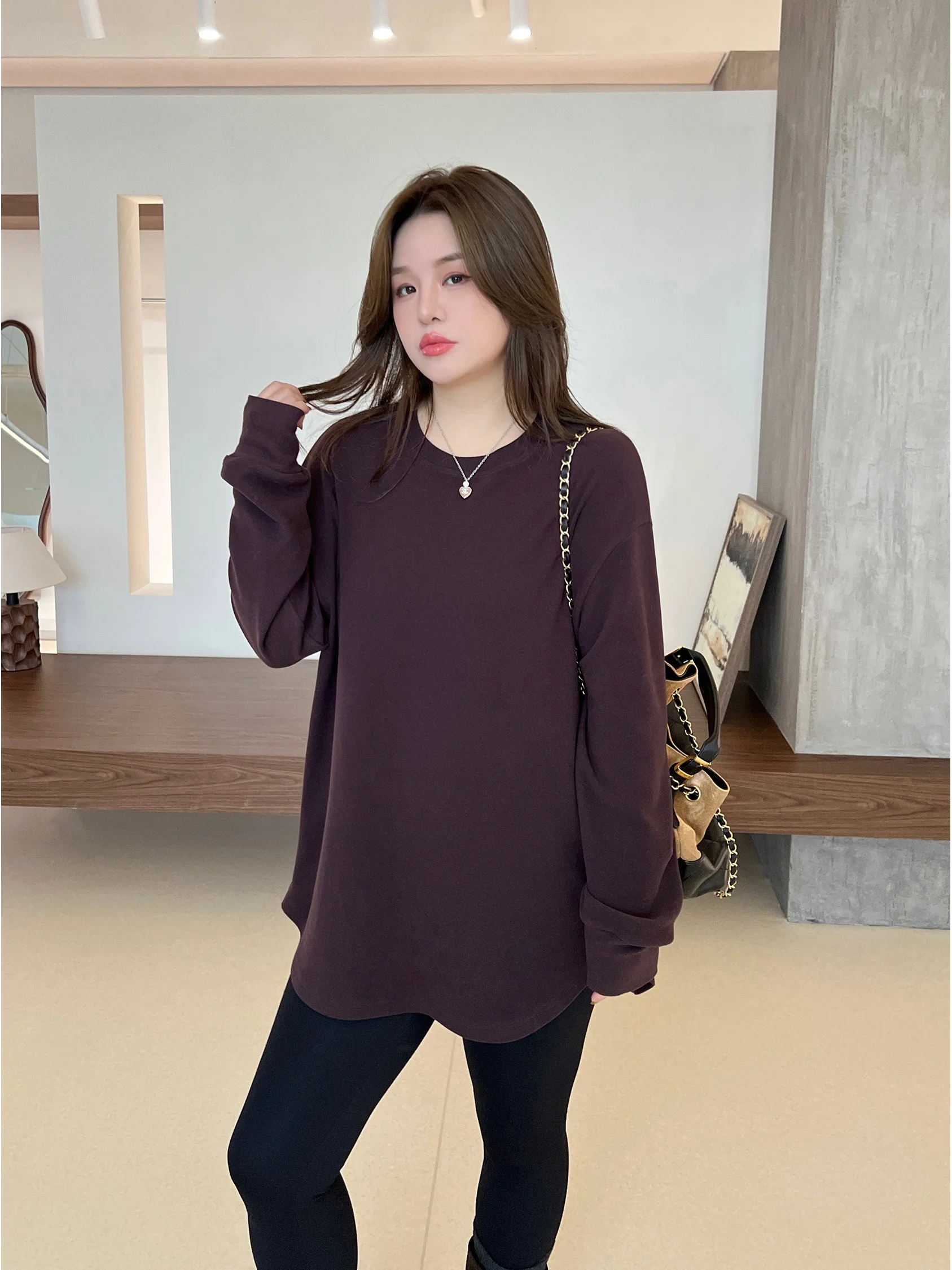 

Double-Sided Floing U-Ne Arc T-irt Large Size Women's Embroidered round Ne Inner Wear Top Soft Comfortable Breathable