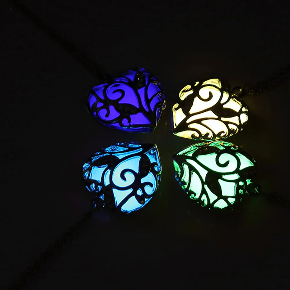 

Luminous Heart-shaped Necklace Pendant Women Creative Clavicle Hollow Out Chain Versatile