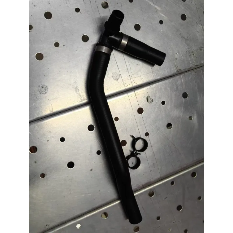 DG9318K580AA Selang Pendingin Pemanas Pipa Air Pemanas untuk Ford New Mondeo 2013-