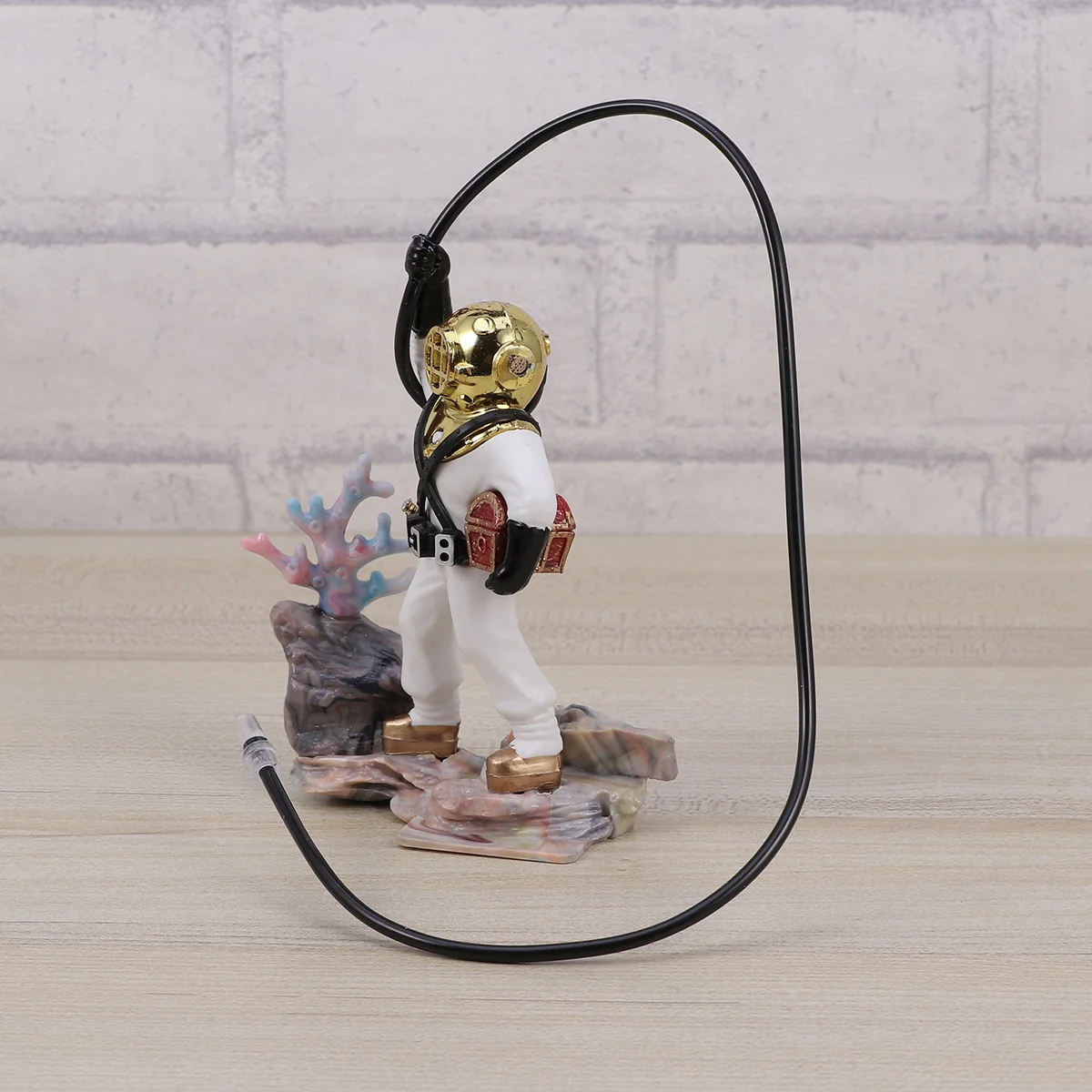 

Detailed Plastic Diver Man Little Copper Fish Tank Ornament Durable Aquarium Decoration for Natural Terrarium Landscape Unique