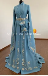 Abito da sposa caftano musulmano etnico Chelsea abito da sposa russo con perline ricamate in oro a maniche lunghe blu cielo