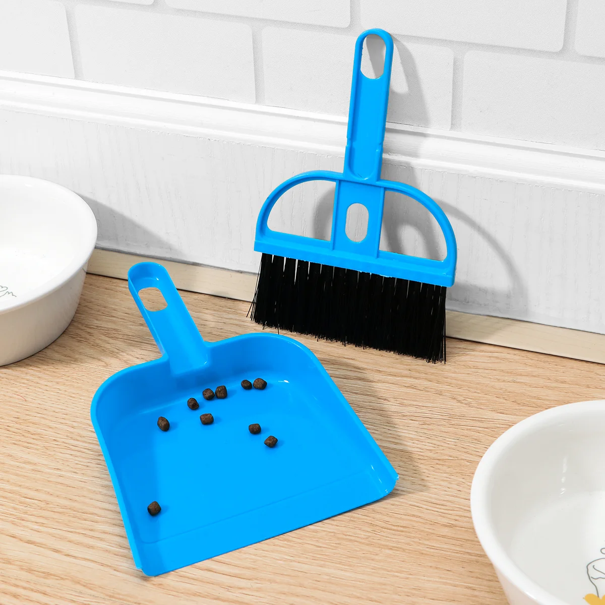 POPETPOP Mini Dustpan and Brush Set Small Cage Cleaner for Guinea Pigs Cats Hedgehogs Hamsters Chinchillas Rabbits Reptiles