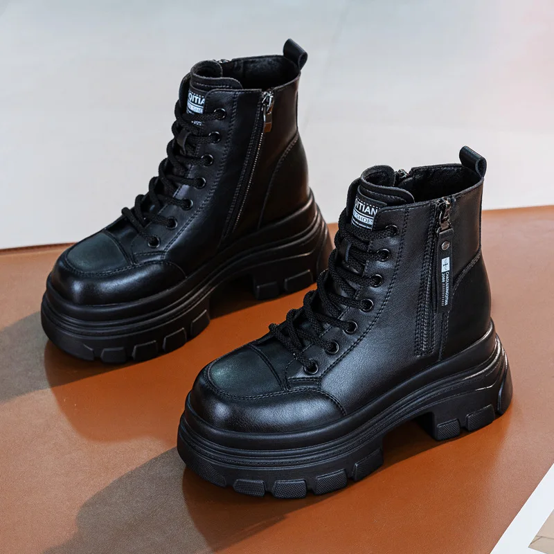 

Новинка 2026, женские ботильоны на платформе, зимние массивные кроссовки, повседневная вулканизированная обувь, кожаные полусапожки с высоким берцем 8 см, женские Mujer