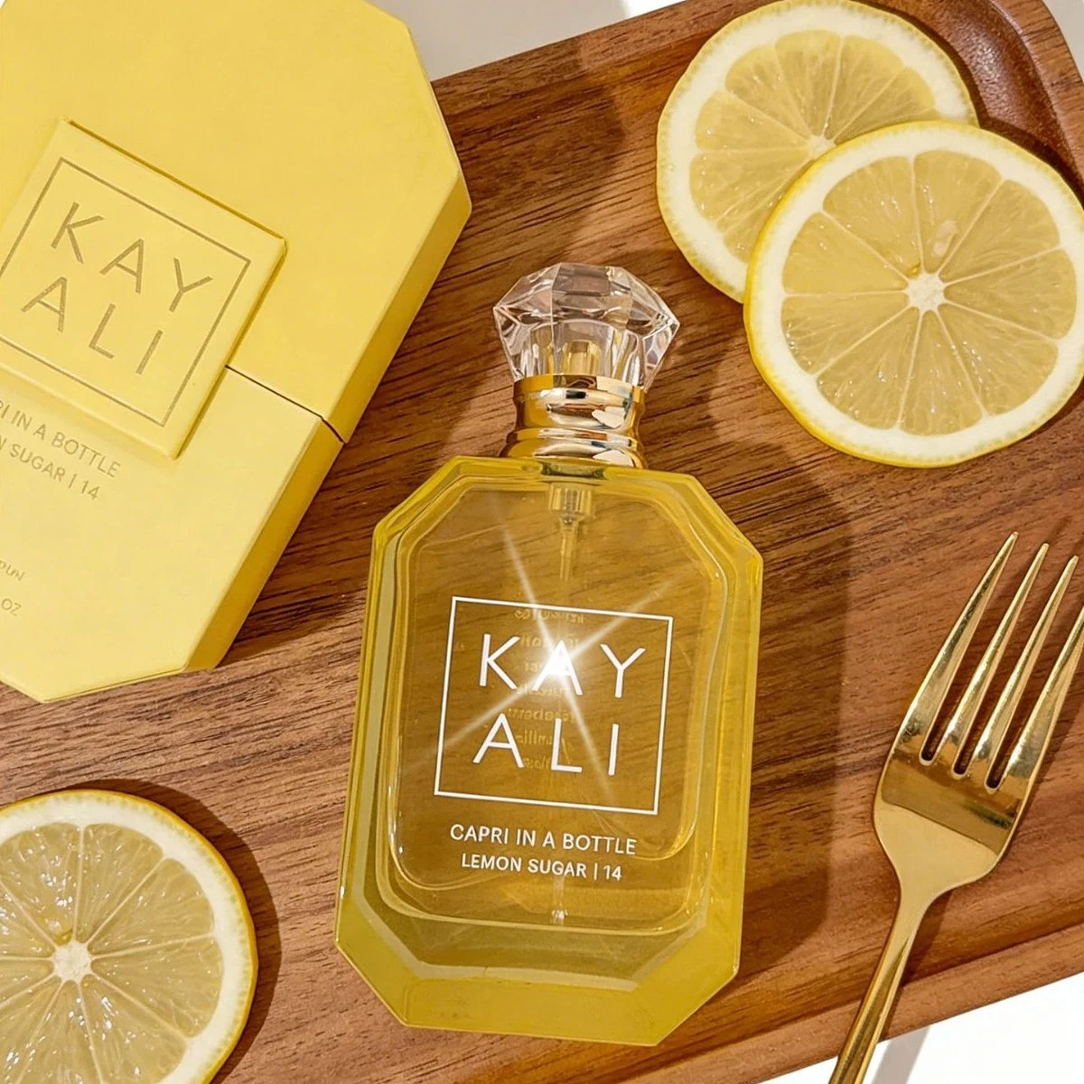 

Парфюм CAPRI IN A BOTTLE LEMON SUGAR, цитрусовый аромат, парфюмерная вода, аромат для летнего отдыха Capri, роликовый или спрей-флакон.