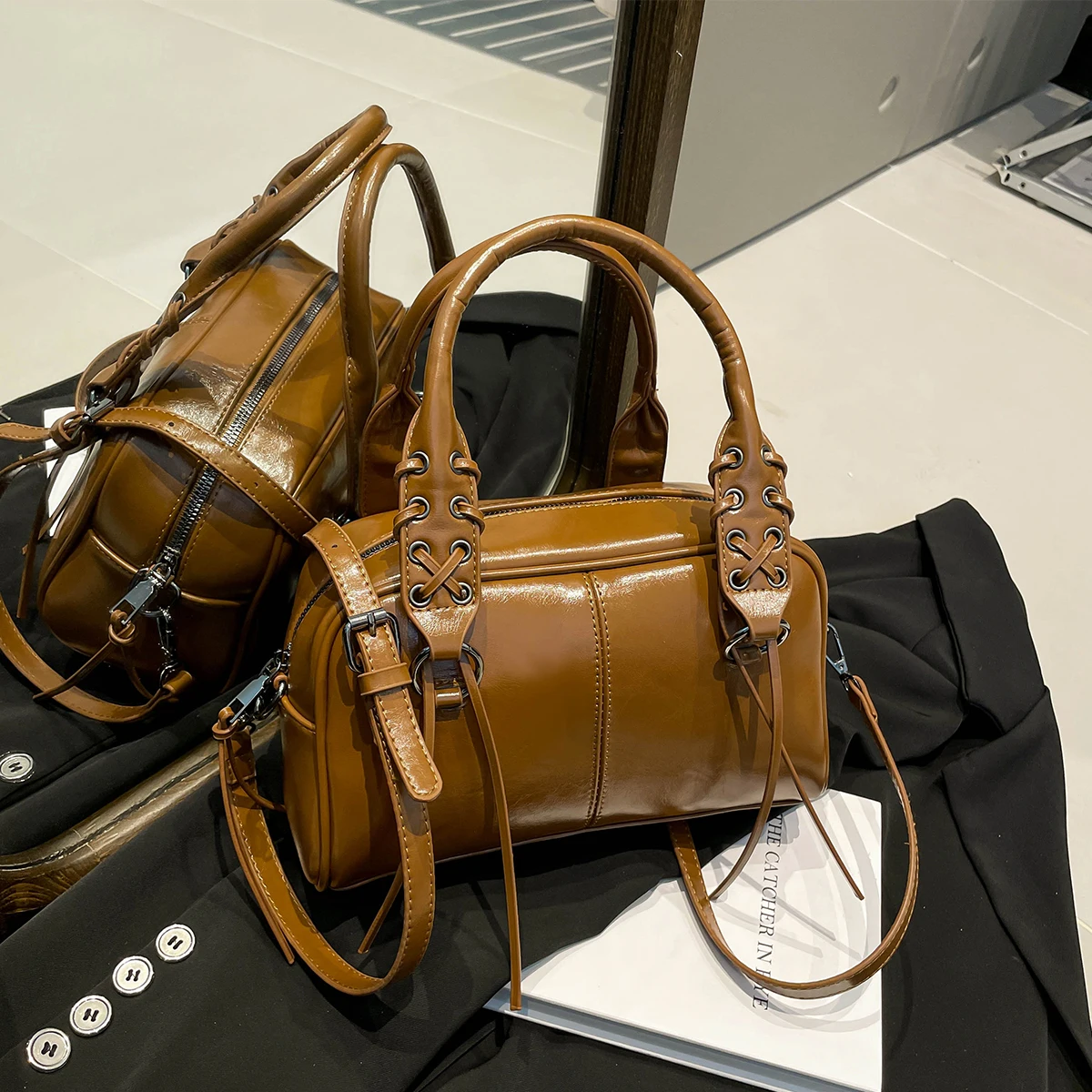 

Trendy Brown Bag for Women, 2025 Autumn and Winter New Fashion Shoulder Bag, Melard Crossbody Bag for Work, Commuting, Shopping, Can Hold Phone and Tissues