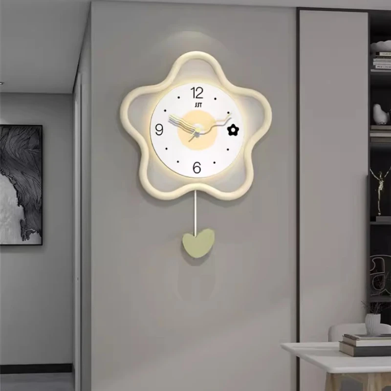 Creative Living Room Wall Clocks Xenomorph Art Mural Cute Nordic Wall Watch Design Silent Relogio De Parede Ornaments Home Decor