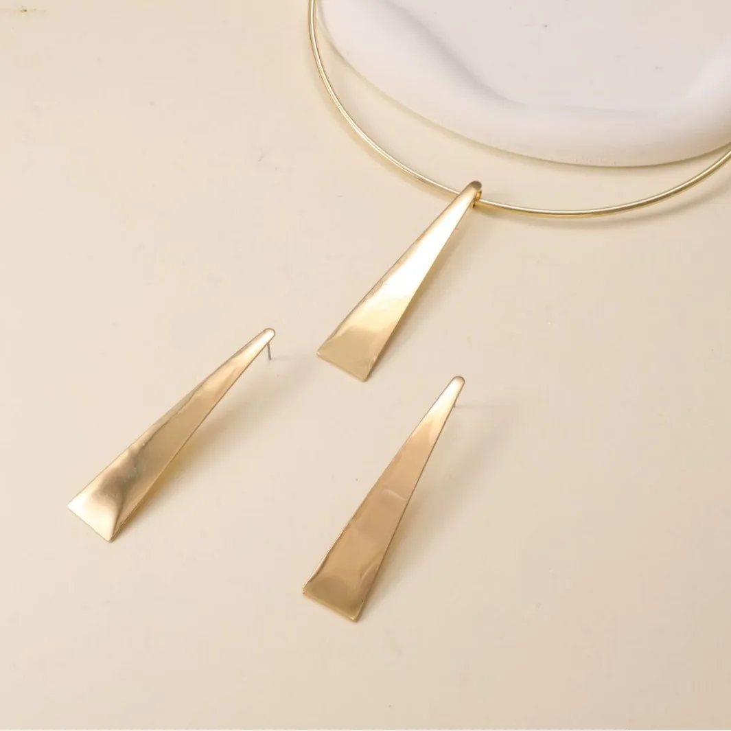 French explosion light luxury Yangtze River Delta collar earrings set geometric advanced sense niche minimalist jewelry