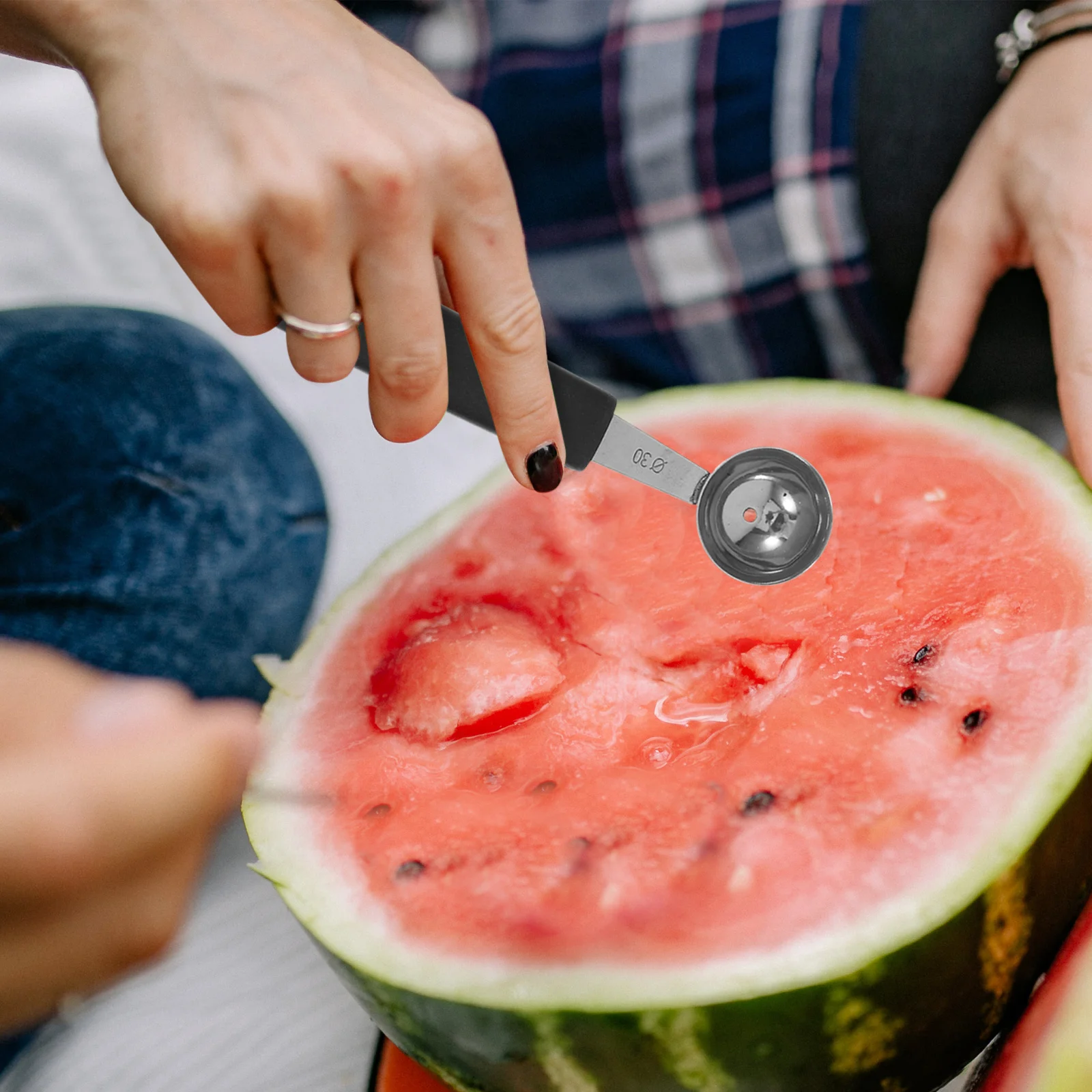 

4Pcs Ice Cream Scooper Professional Fruit Spoon Set Easy Clean Ideal for Parties Gatherings and Desserts