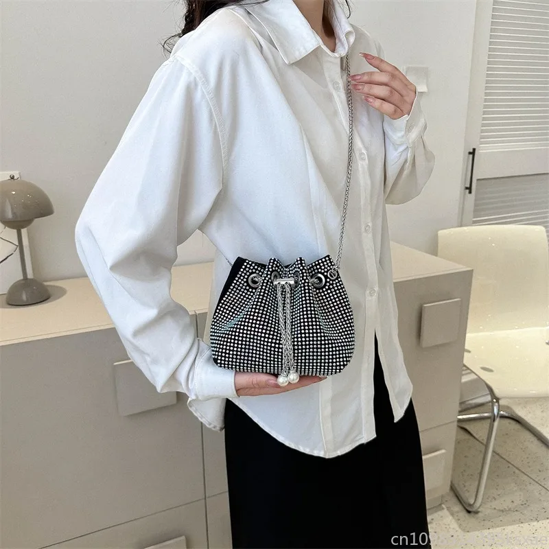 

Women's Sparkly Rhinestone Bucket Shoulder Bag Chain Crossbody Bag Drawstring Trendy Luxury Party Evening