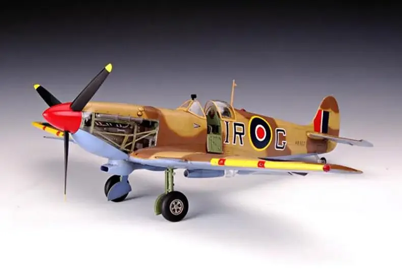 Trumpeter 02412 1/24 Spitfire Mk.VB/Trop plastic modelbouwset