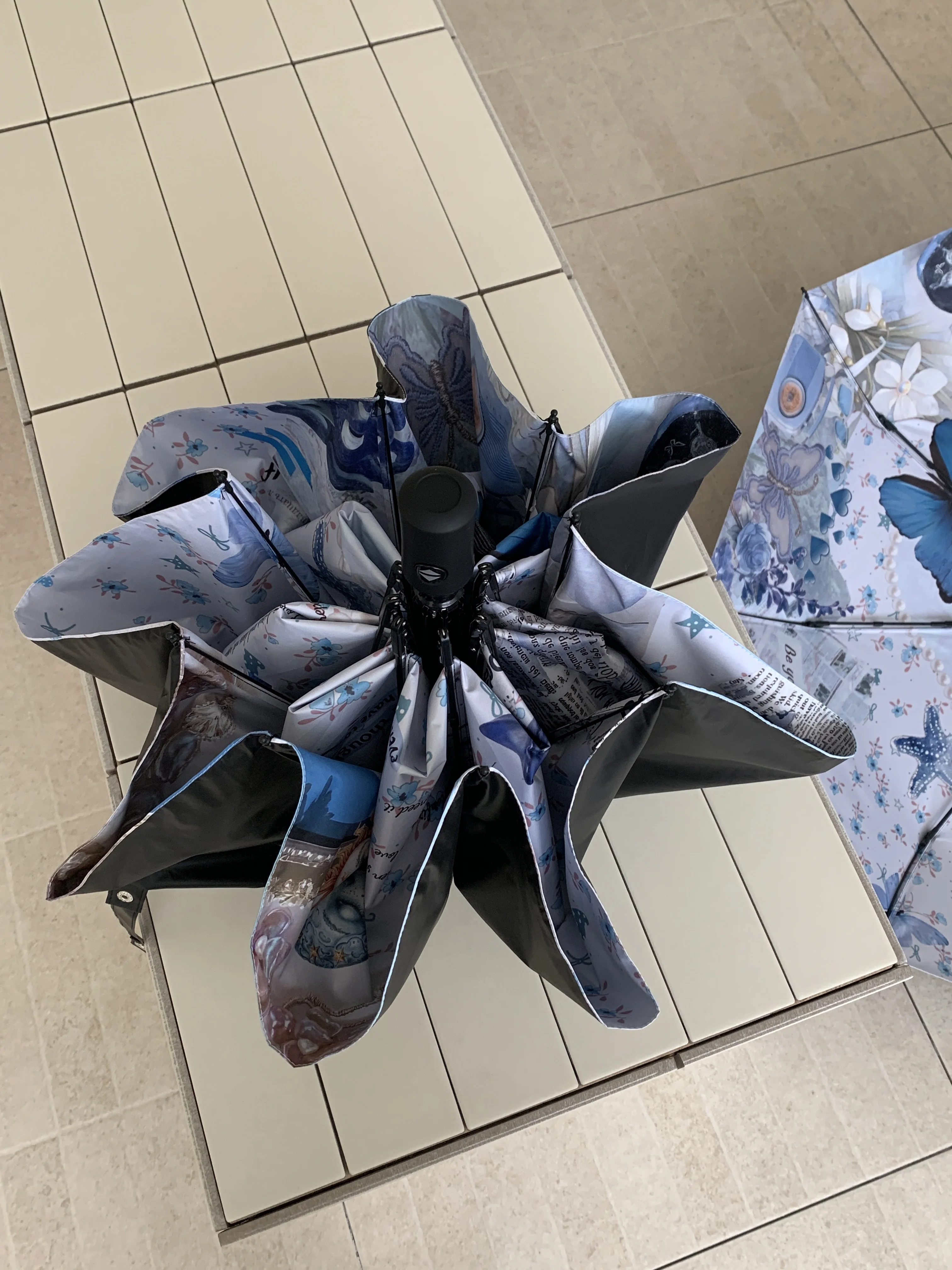 

1 шт. зонт двойного назначения для загара и дождливой погоды, скидка 70% компактный зонт с красочным распылением, ручной и автоматический, подходит для покупок, подарок-сюрприз