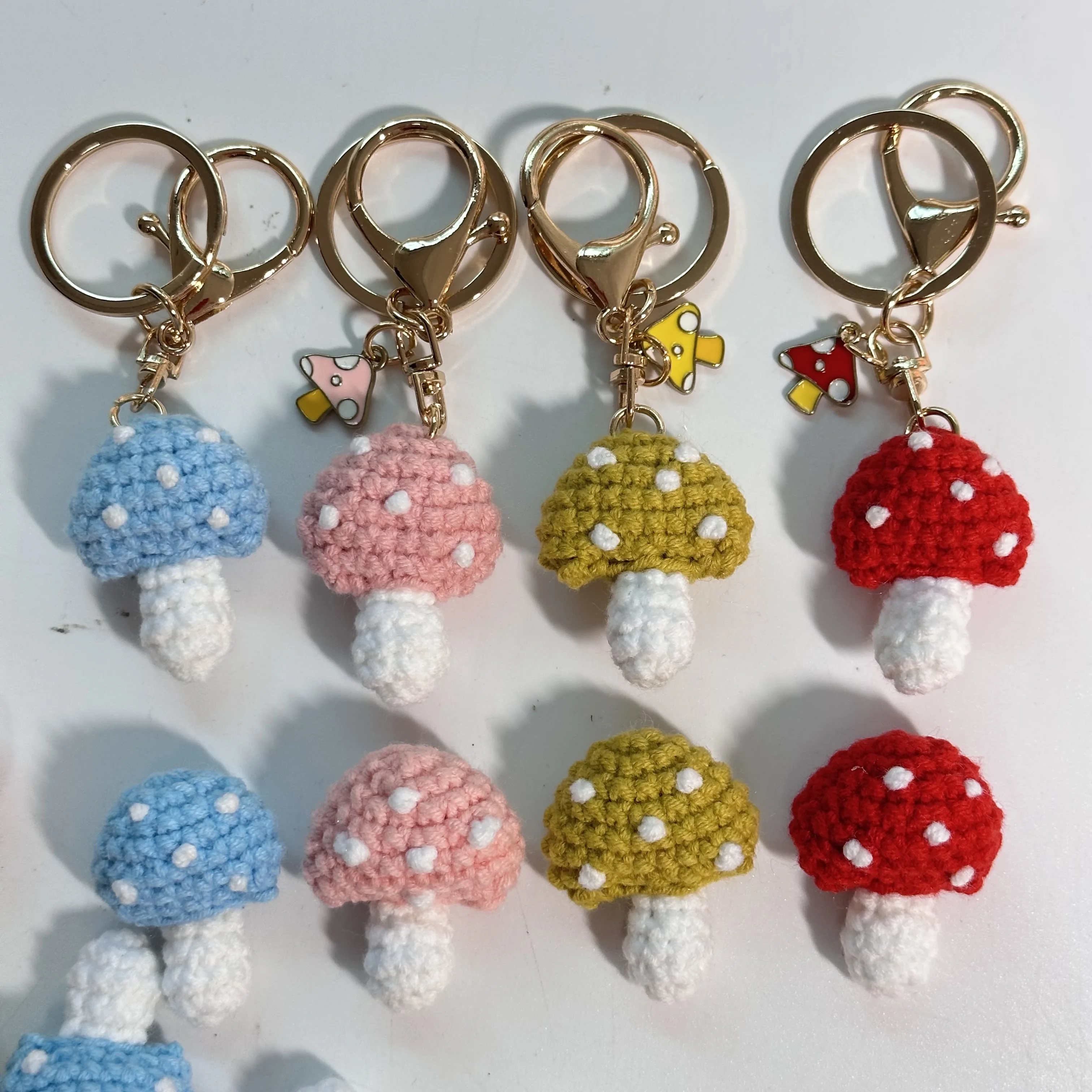 4 Colors Hanmade Cute Blue Pink Yellow Red Mushroom Charm Keychain Mini Hand Knitted Car Keyring Lovely Backpack Handbag Pendant