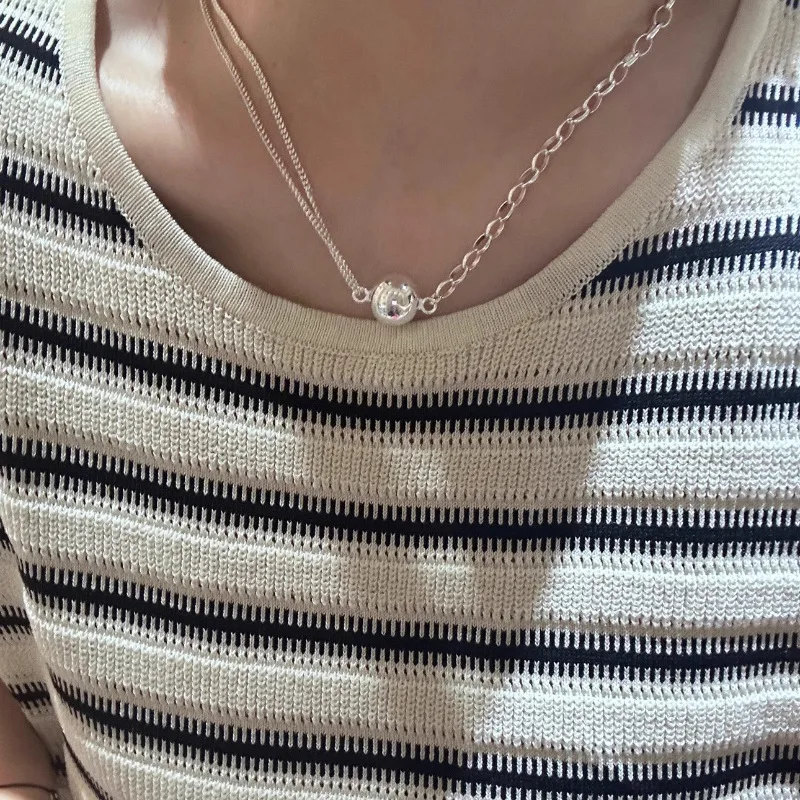 

Korean niche design round ball silver ball tank chain splicing necklace women's fashion exquisite and versatile high-end lock