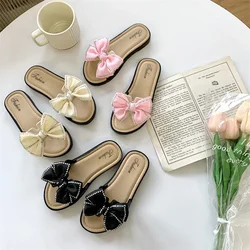 Pantoufles design papillon pour fille, chaussures d'extérieur, douces et coordonnantes, nouvelle collection