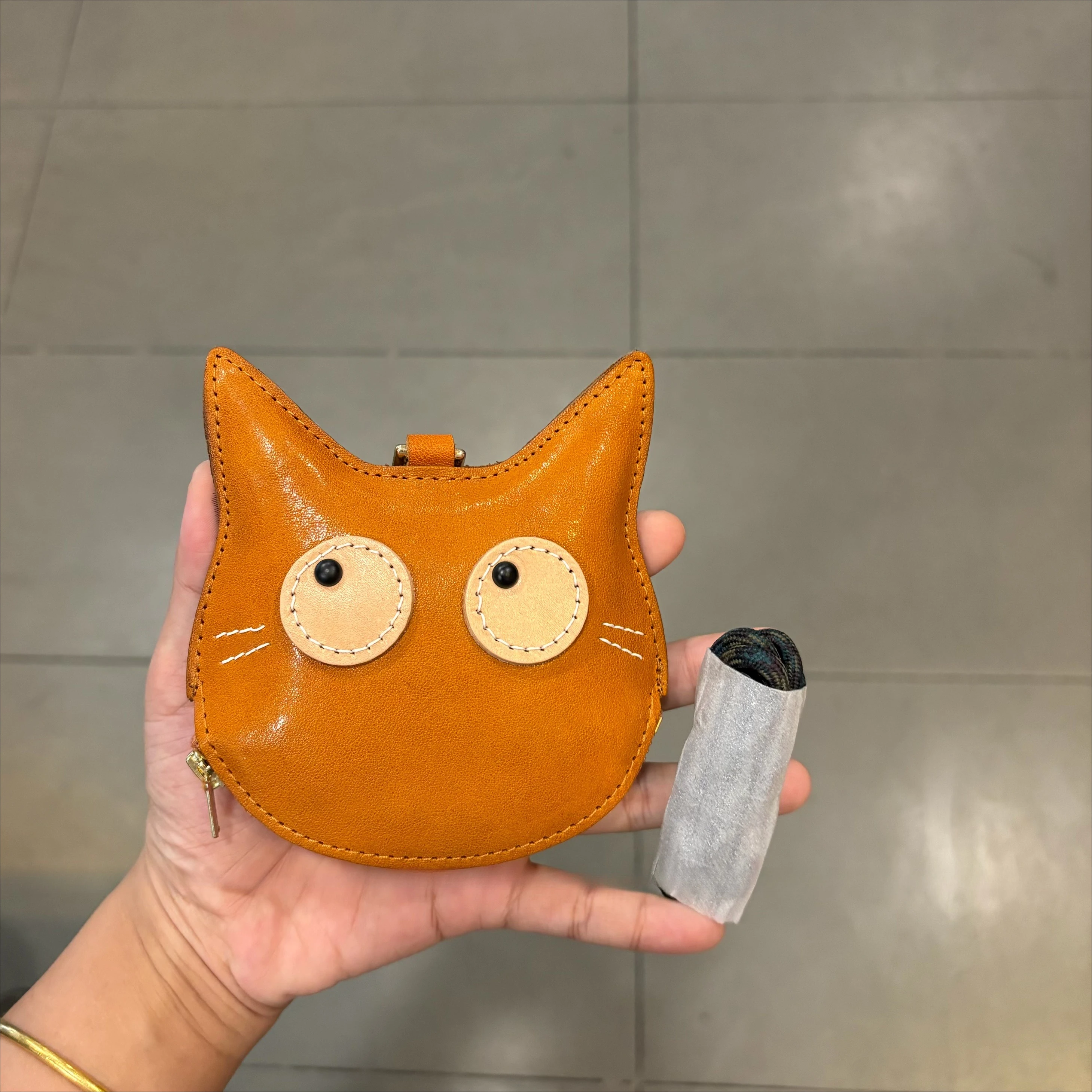 

Imported cowhide cat pendants, handmade accessories, kittens, car keychains, finished products, cute bags, pet accessories