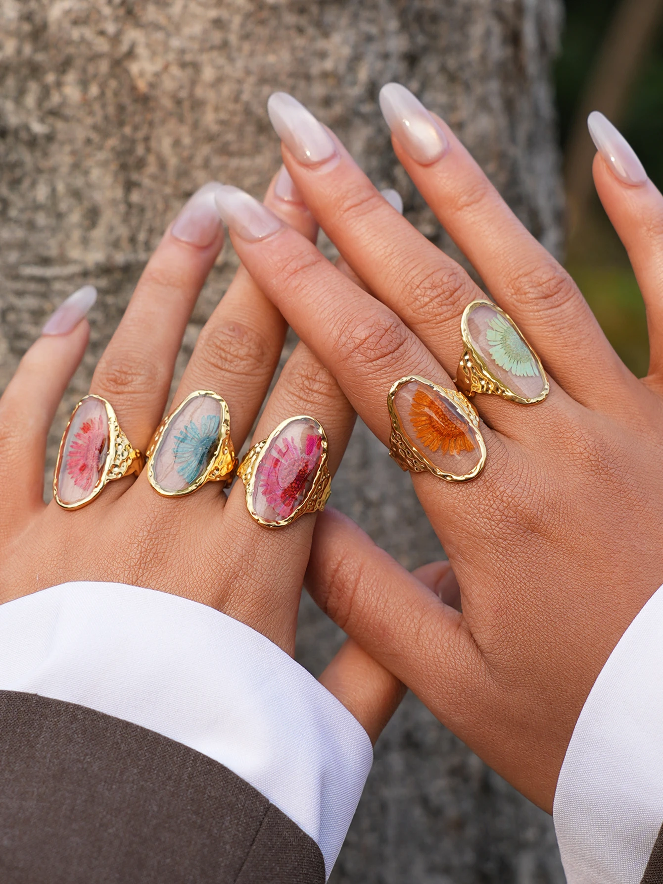 

Light Cozy 18K Gold Plated Minimalist Polygonal Dry Flower Open Rings For Women Personalized Stainless Steel Statement Jewelry