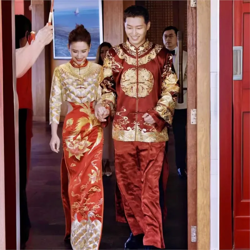 

New Chinese-style cheongsam wedding dress with dragon and phoenix