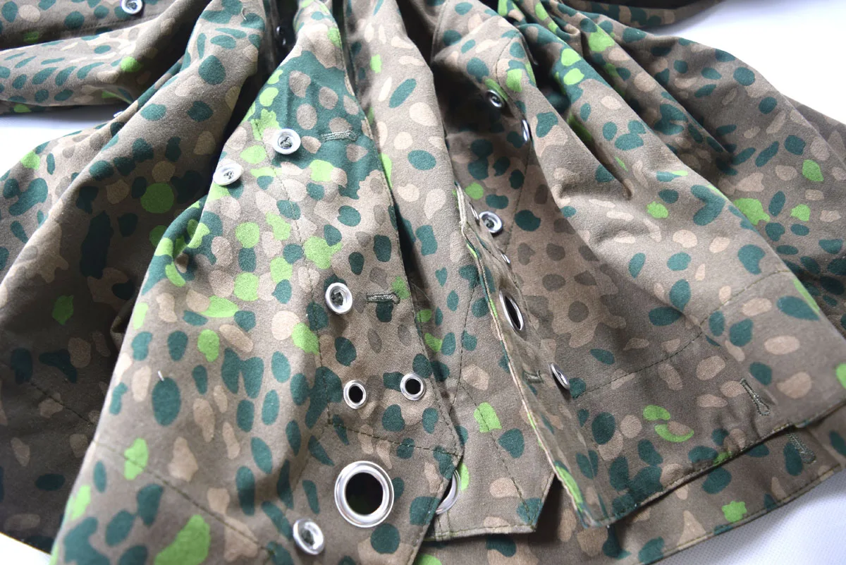 Camouflage REVERSIBLE  German DOT 44 Tent cloth Poncho Mlitary Reenactments　