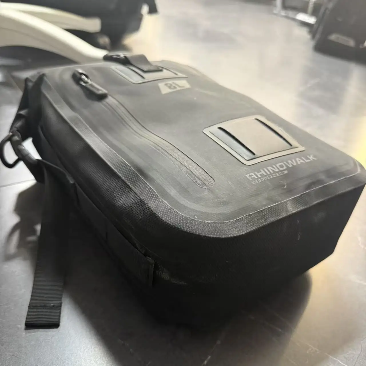 

Rhinowalk Motorcycle Box Top Pannier Bag 8L-30L Waterproof Luggage Bags For BMW Adventure Motor Side Case Top Saddle Rear Seat
