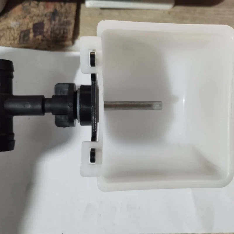 

50PCS New Mink Water Box Rabbit Automatic Water dispenser Mink Fox Raccoon Water Bowl Anti biting
