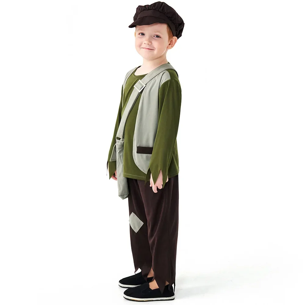 Children Selling Newspapers On Children's Day Role-Play Costumes