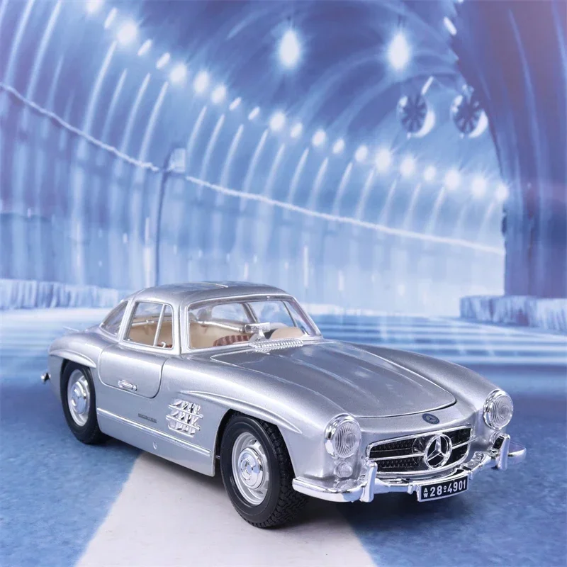 Bburago 1:18 1954 Mercedes-Benz 300 SL Sports Car High Simulation Alloy Diecast Metal Toy Car Model Collection kids Gifts B335