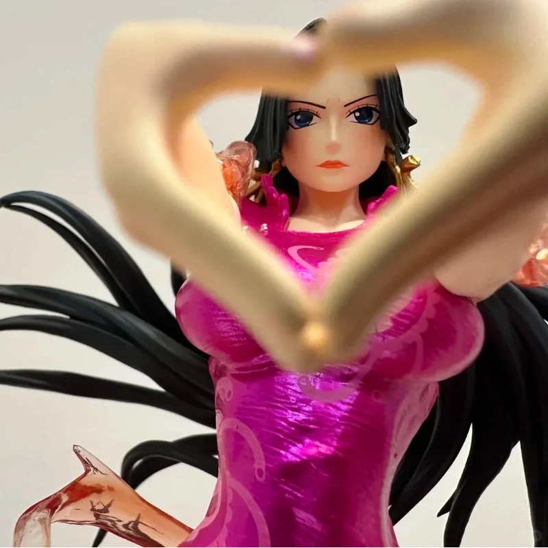 ワンピース 24 センチメートルボア・ハンコックアニメキャラクターモデル GK アクションフィギュアハートサイン像周辺おもちゃデスクトップ装飾少年ギフト