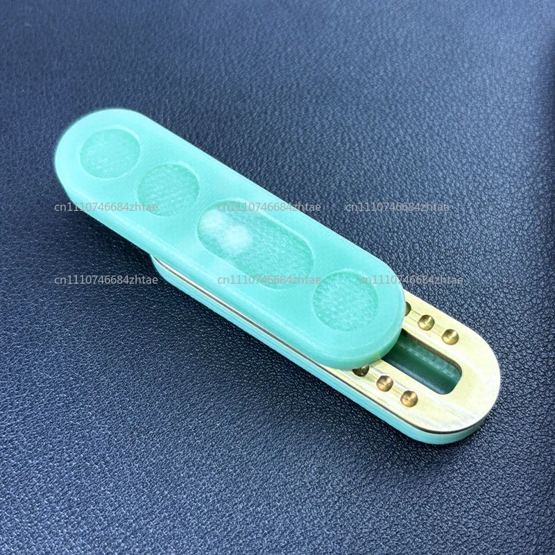 Fiberglass MUSI mechanical push card Ding Rhythm decompression artifact fingertip gyro push card