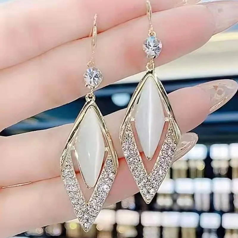 brincos feminino brincos diferentes brincos pendurados brincos de argola Moda coreana senhora brincos de gota longa geometria personalidade cristal