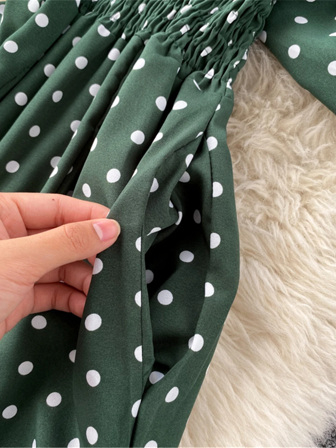 Baju kodok kaki lebar Polka Dot wanita, jumpsuit Vintage leher V Puff lengan pendek pinggang tinggi ramping mode baru musim panas