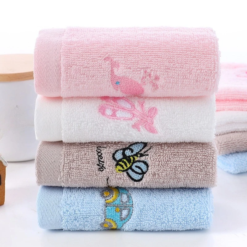 1pcs 25*25cm Cartoon Embroidered Baby Hook Small Square Towel Pure Cotton Square Handkerchief for Children's Face Wiping Towel