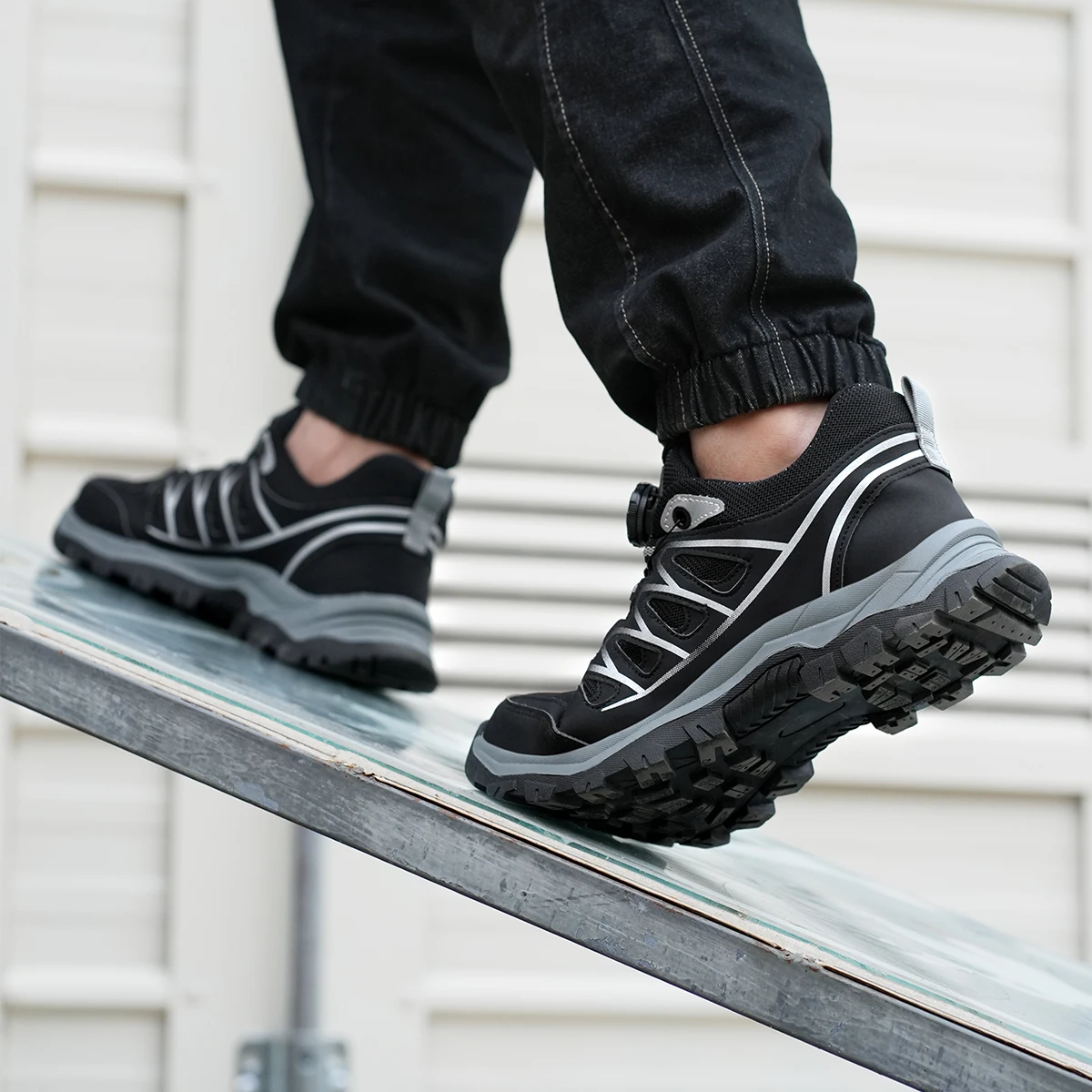 Rotating Button New Safety Shoes Men Anti-smash Anti-puncture Work Shoes Fashion Men Sport Shoes Breathable mesh Trail shoes
