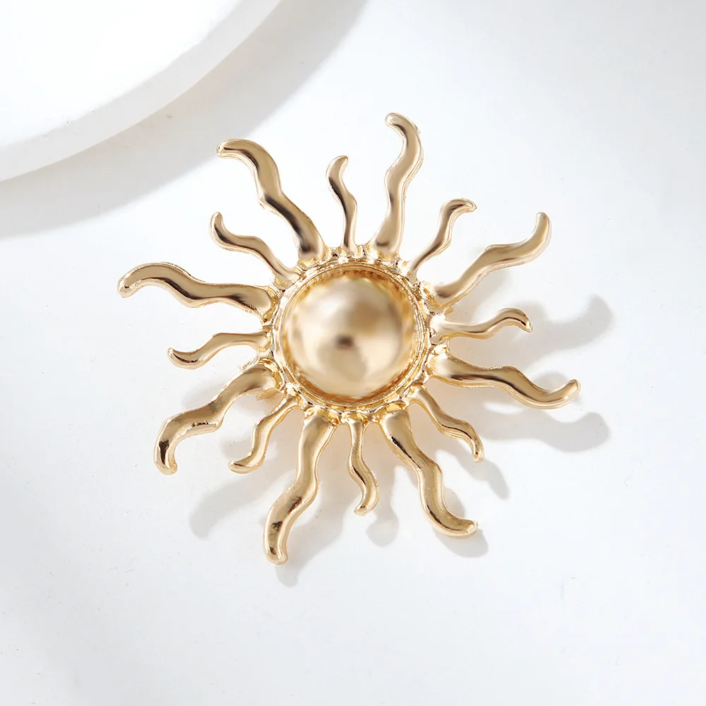 Fashion Sun Metal Retro Women Men Brooch Pin Sunflower Accessories Jewelry For Lady Gold Color Pins Vintage Clothing Gift