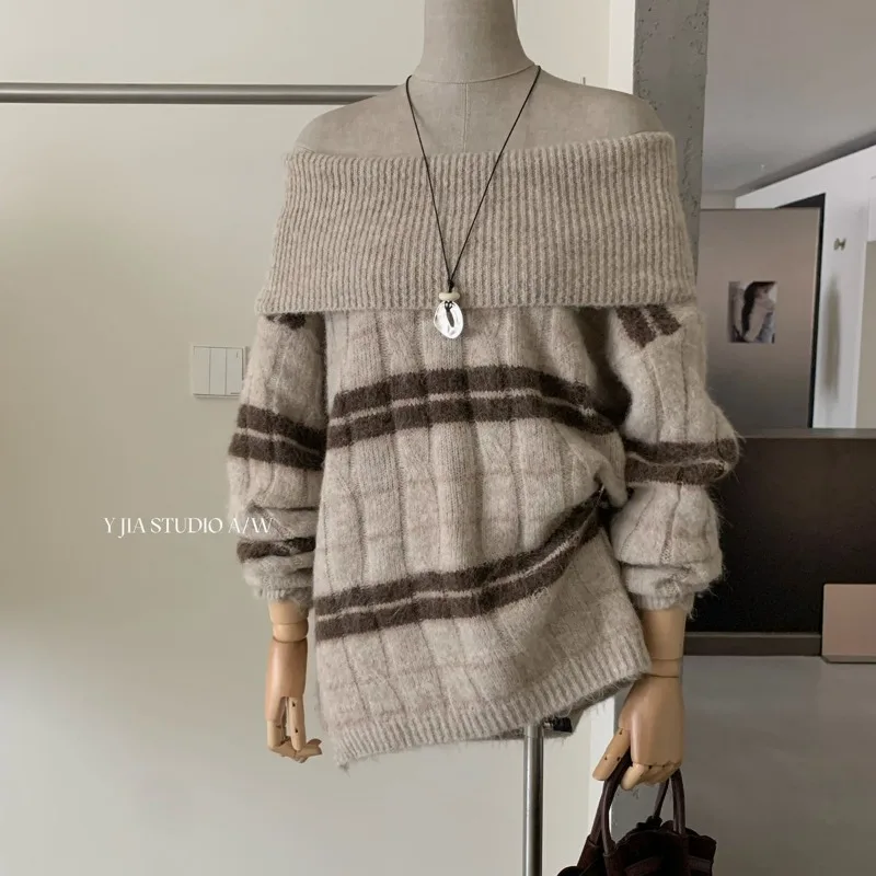 

Темпераментный свитер в контрастную полоску на одно плечо, нишевый универсальный повседневный полосатый свободный пуловер в корейском стиле