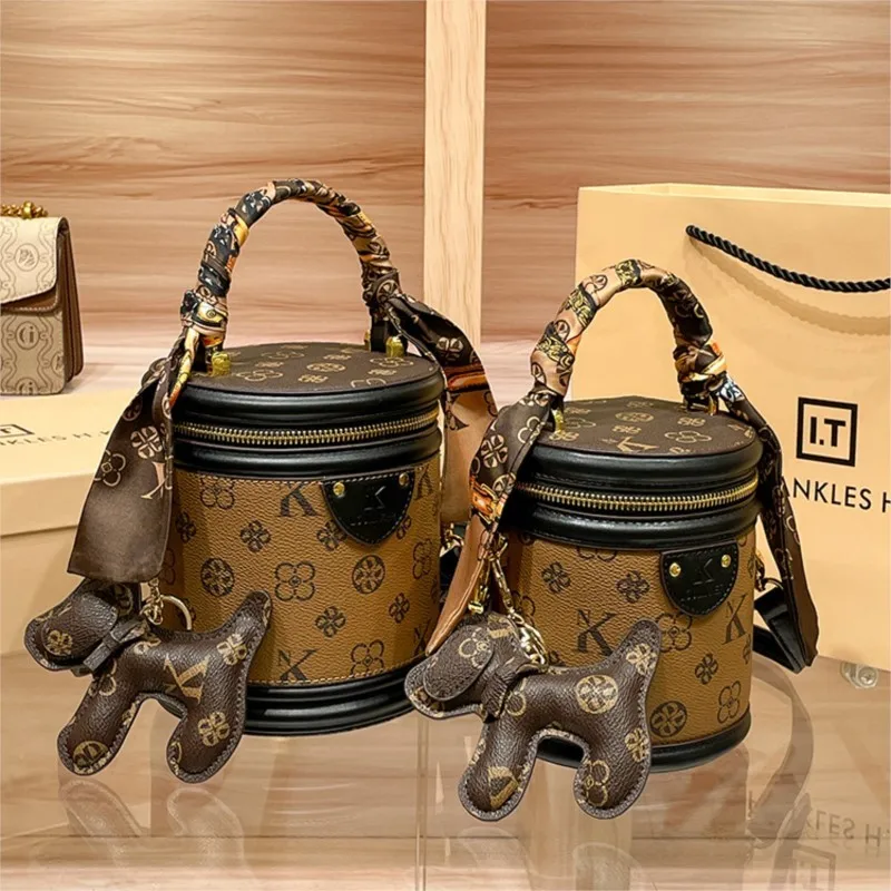 

Premium Luxury Leather Crossbody Bag For Ladies With Adjustable Strap - Popular Classic Elegant Design By Famous Designer Brand