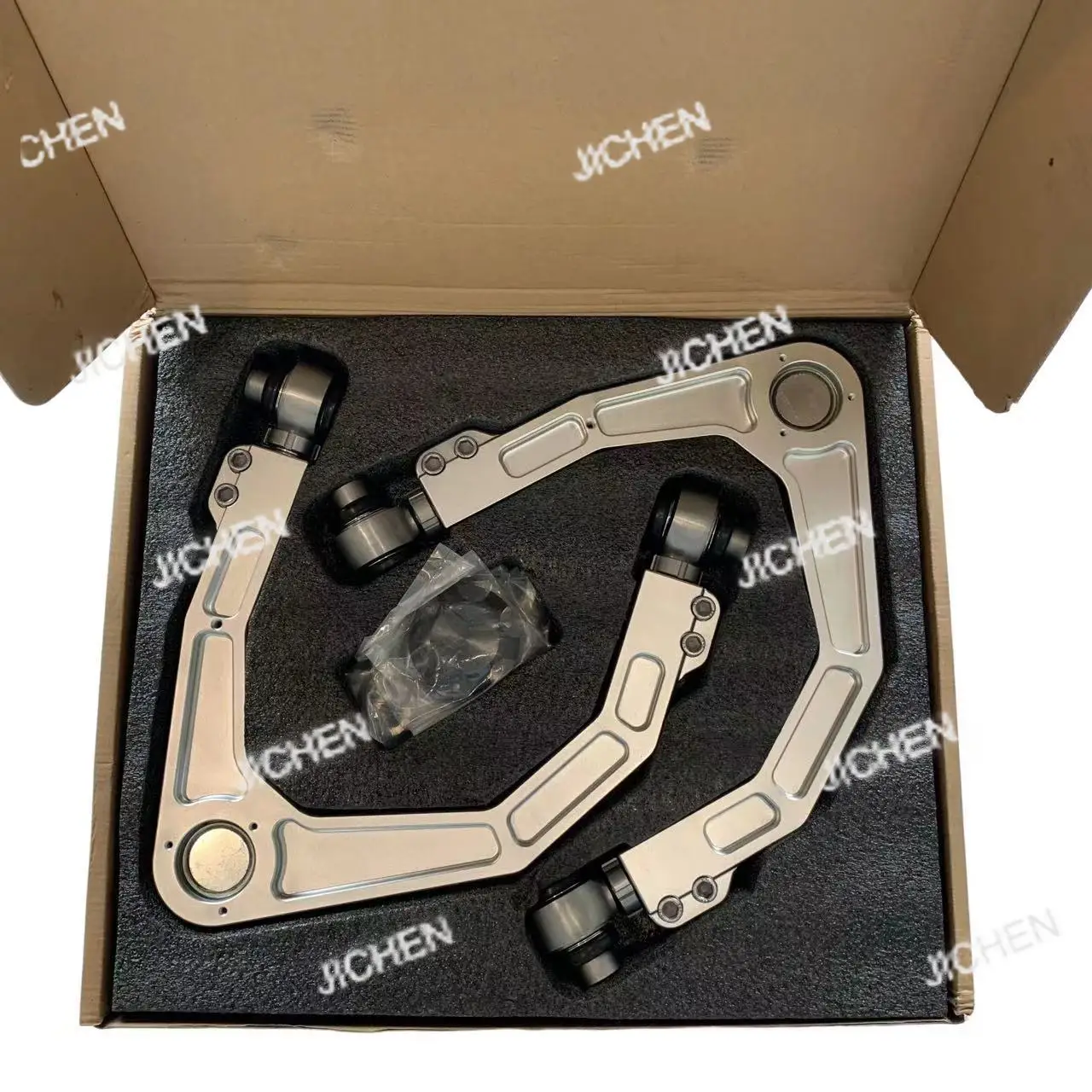 

Высококачественный алюминиевый сплав 6061 T6, регулируемый передний верхний рычаг управления более сильным и зажигалкой, подходит для UPA Tundra