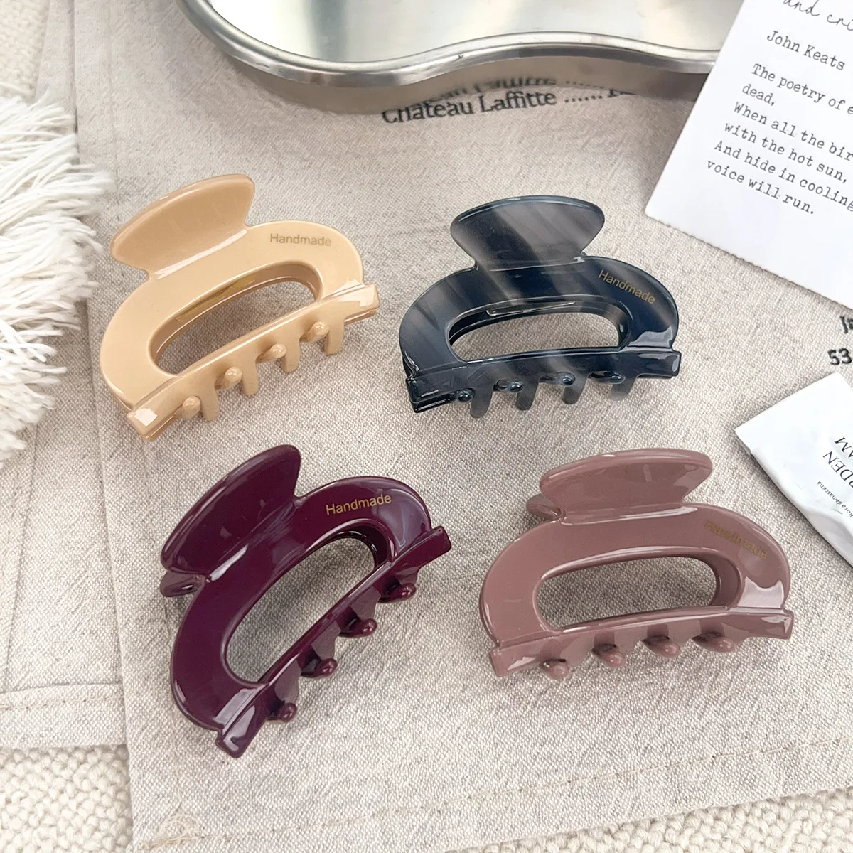 Hochwertiger Temperament-Acetat-Clip, vielseitig, elegant, Buchstabe, Hai-Clip, hohl, modisch, ästhetisch, Haarschmuck, Kopfschmuck